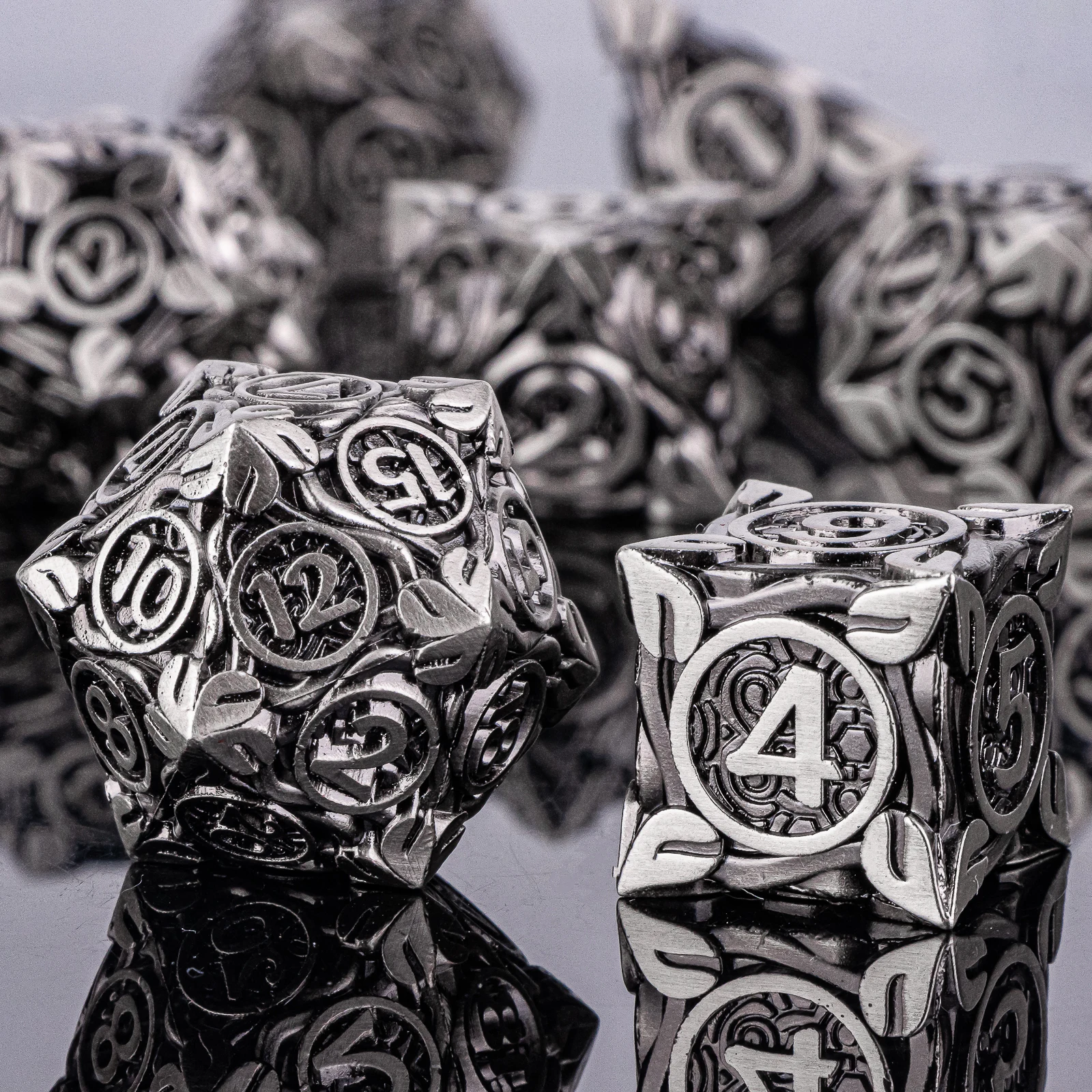 7-teiliges Würfelset DND Metall Komplettset für Dungeons and Dragons Polyedrische RPG D&D Geschenkidee – Detail 13