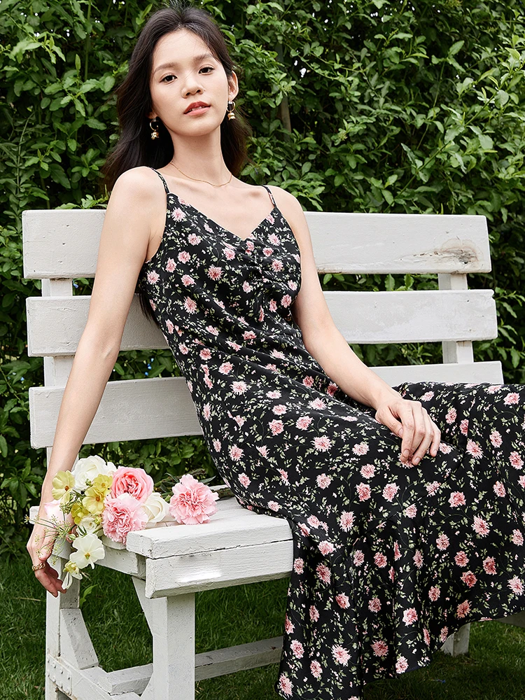 SENTUBILA Summer Floral Spaghetti Strap Dresses for Women 2024 Elegant Sexy V Neck Sleeveless Waisted Swing Midi Dress 123L42563