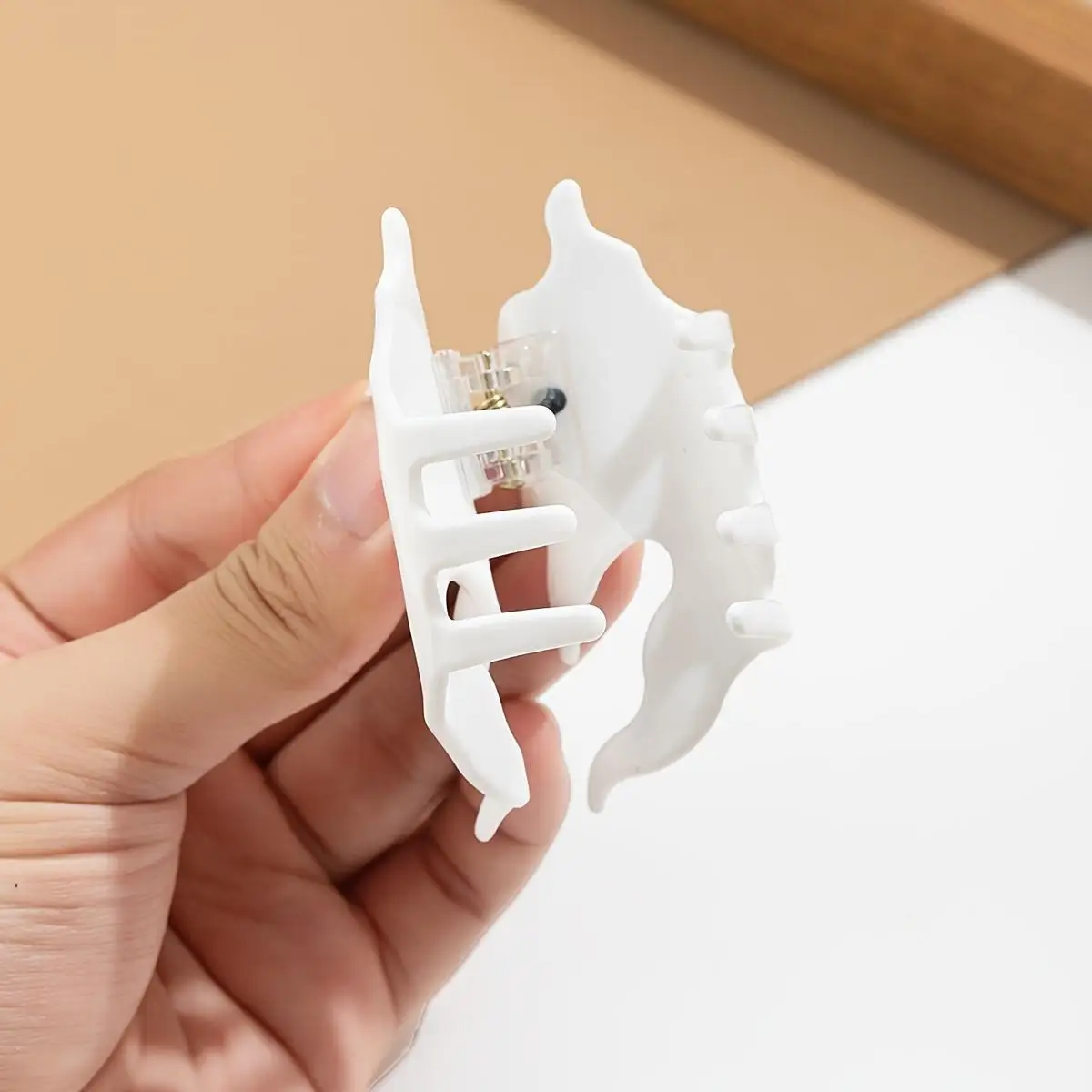 Las garras de pelo de fantasma blanco para mujer son adecuadas para trajes de Halloween. 1 ud.