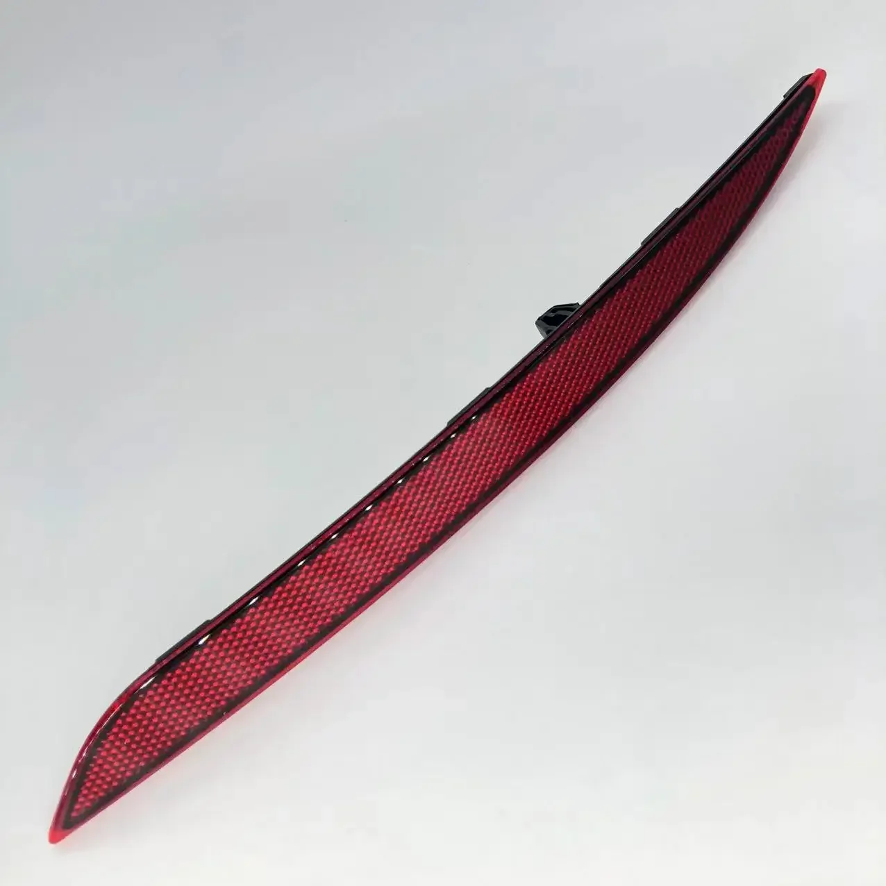 モデル3 Y車用リアバンパーライトリフレクターストリップサイドライトトリムに適しています