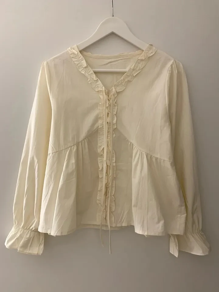 韓国風レディースレーストップ、ロマンチックなVネックボウブラウス、長袖、若々しいマッシュルームレースシャツ、エレガントな服装に