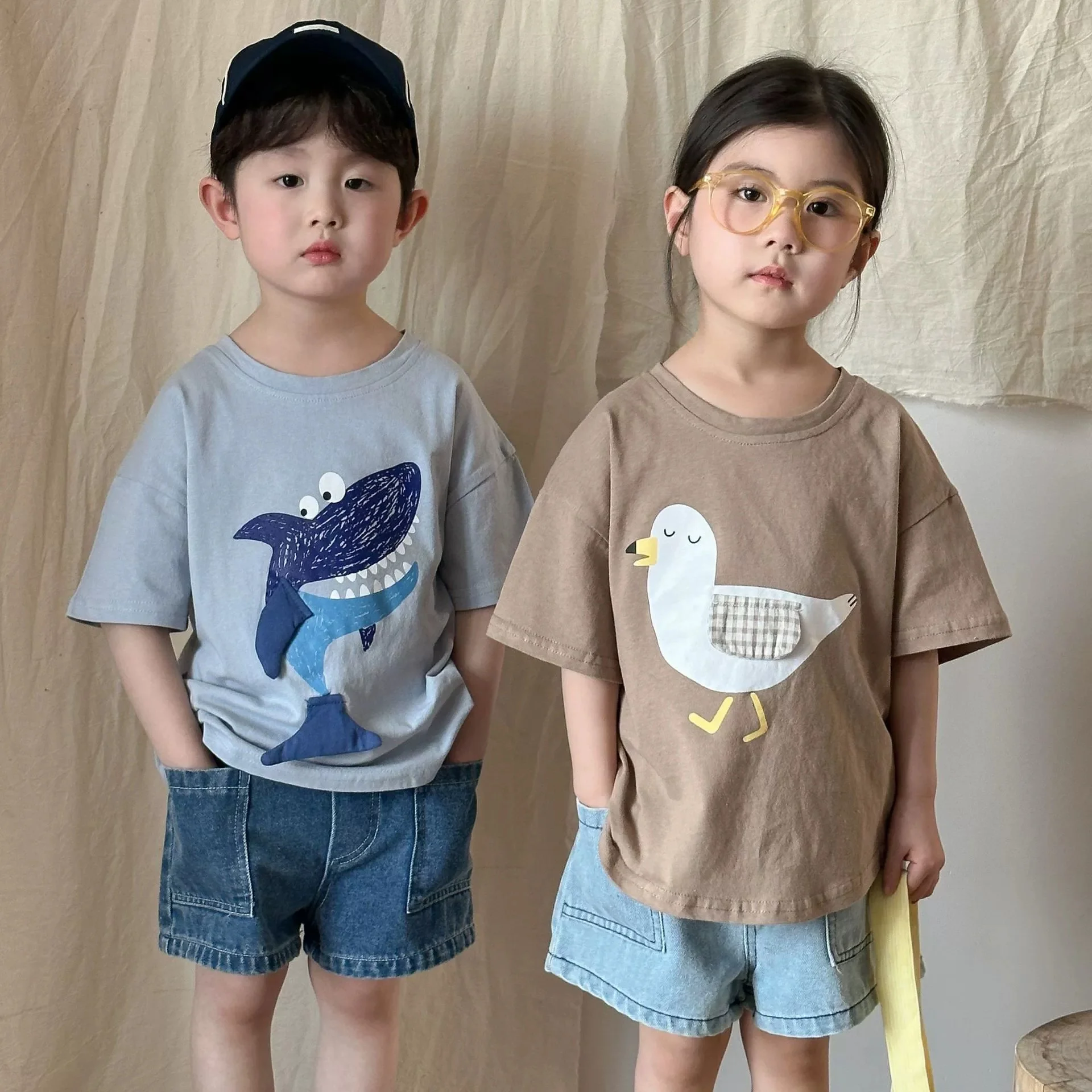 

2025 Summer Children's Short Sleeve T-shirt Boys Girls Cartoon Shark Tees Loose Fit Tops Kids Tshirts Cotton Clothes