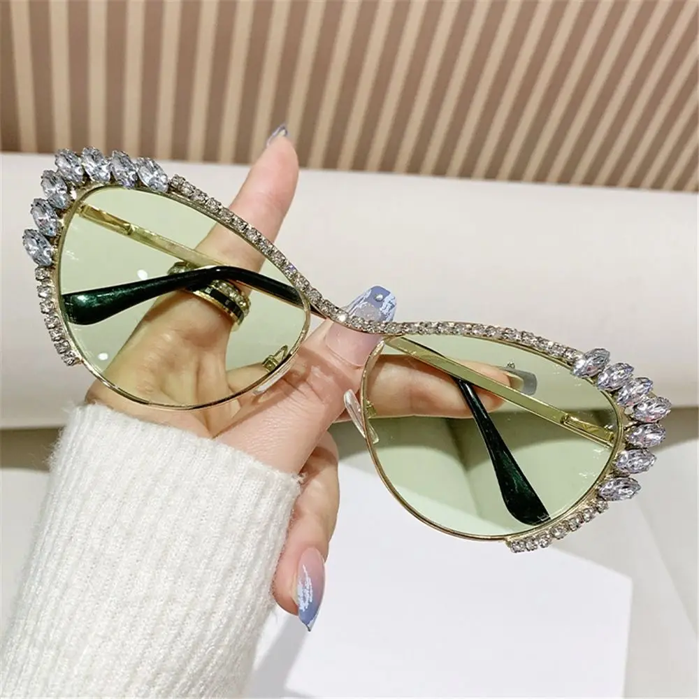 Retro Jeweled Frame Diamond Sunglasses Oversized Y2K Costume Party Glasses Y2K Shades for Women & Men