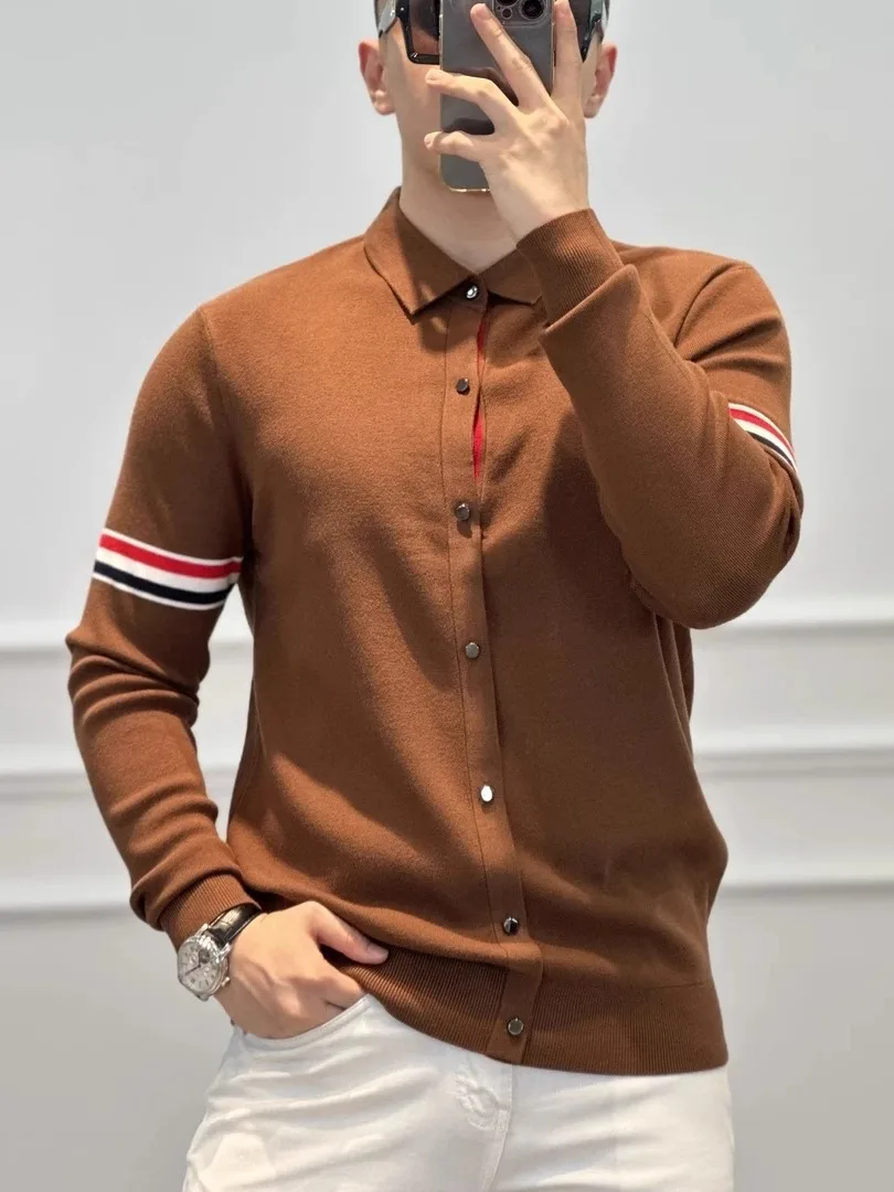 

Модный люксовый универсальный свитер с воротником из трикотажа высокого качества для осени и зимы. Новинка. Молодежный стиль. Приталенный крой.