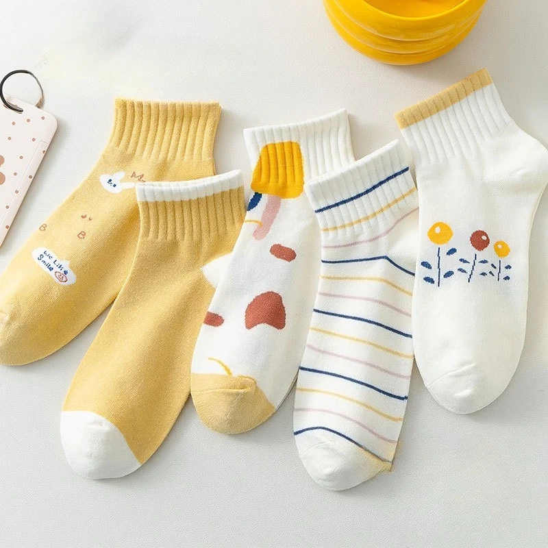 

5 pairs of spring summer women's cartoon shallow mouth women's short socks sweat absorbing simple comfortable cotton socks