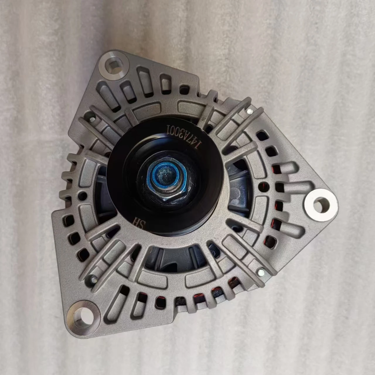 高品質新品自動車部品エンジンオルタネーターバス発電機（宇通中通向け）