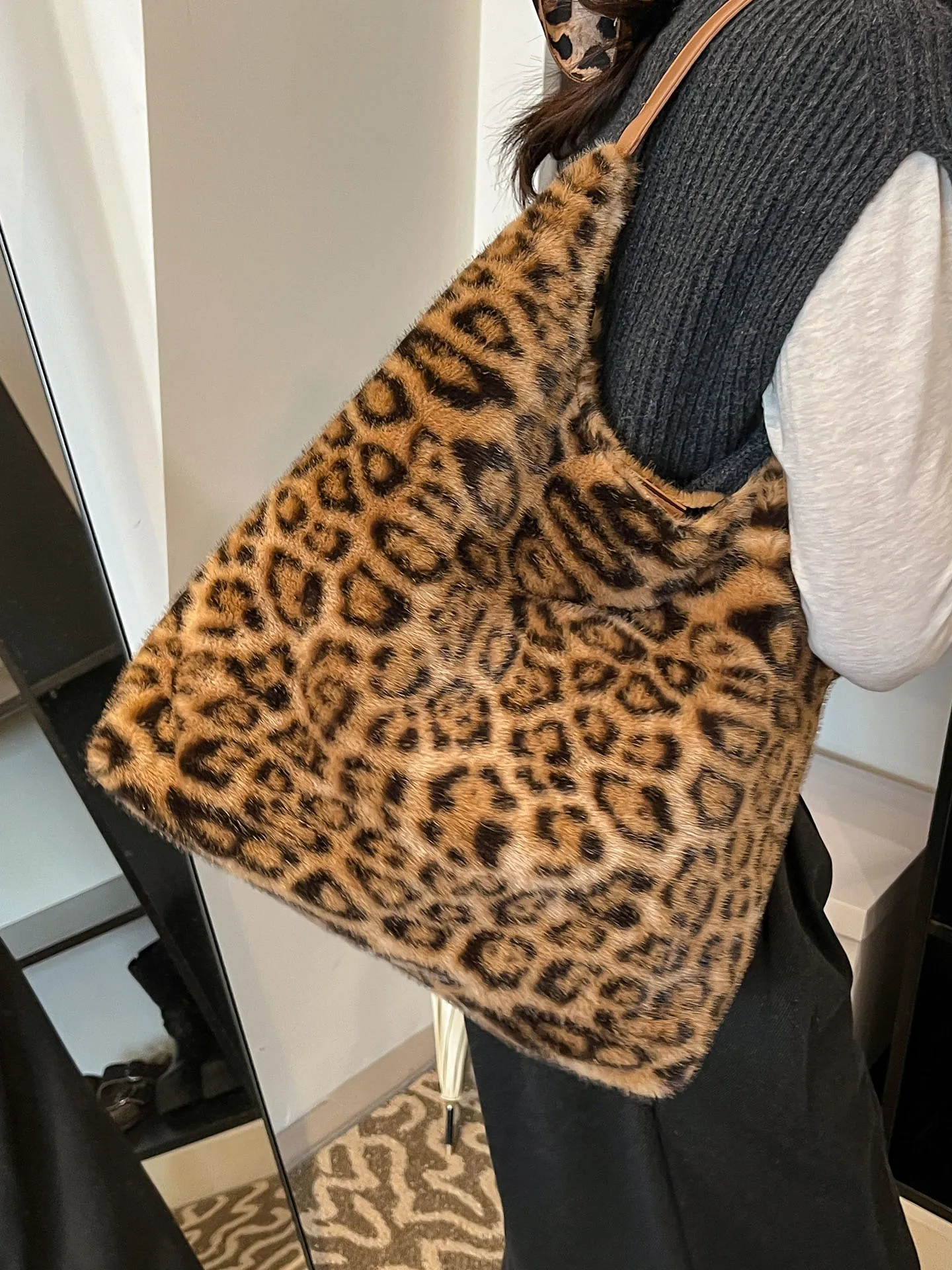 

Flush Leopard Bag Women Autumn Winter Korean Style Zipper Large Capacity Bucket Bags Vintage High End Commute One Shoulder Bag
