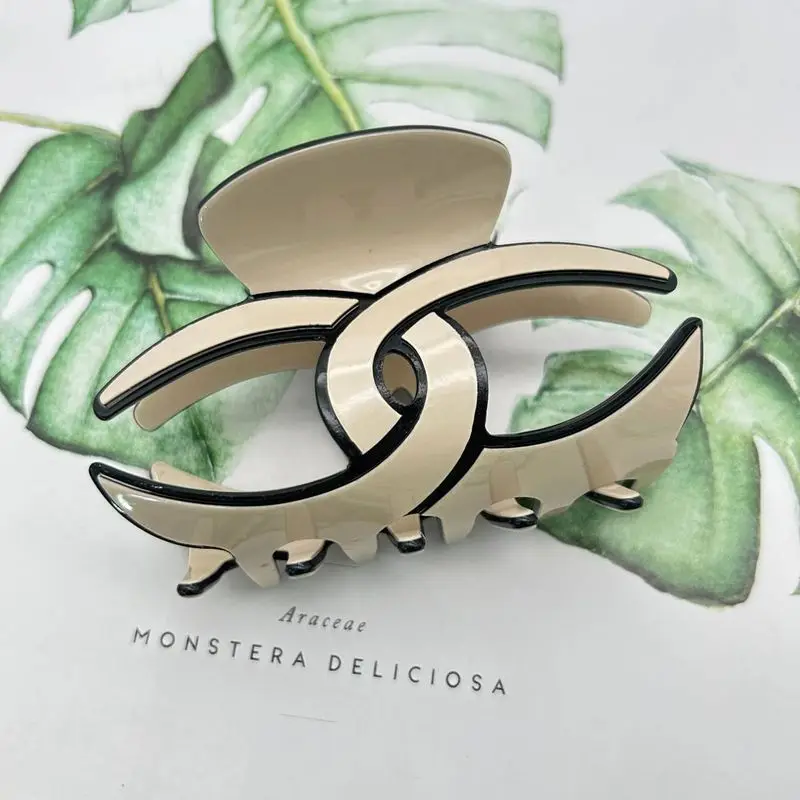 1pc Double C small fragrance French texture hair clip, shark clip hair accessory, women's light luxury hair clip hair accessory image 5