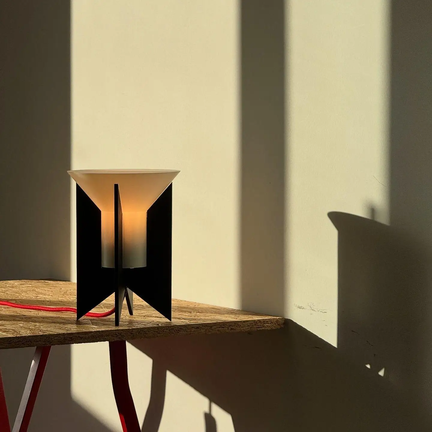Scandinavian Creative Marble Hardware Hourglass Table Lamp Living Room Study Bedside Table Lamp Hotel Ambient Light