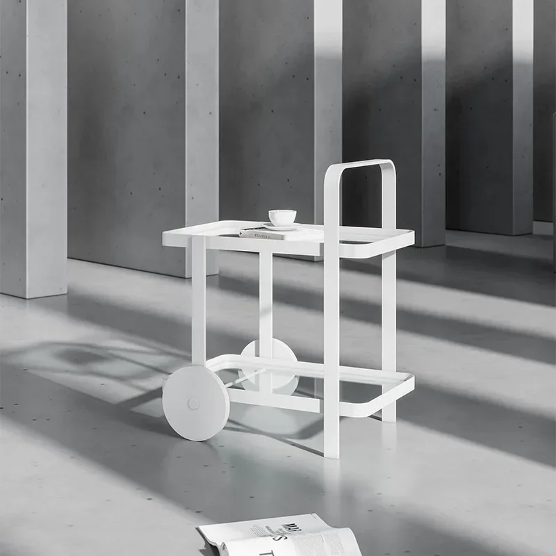 حافة أريكة عربة منزلية فاخرة من الشمال عدة رفوف من الزجاج المقسى لطاولة القهوة الحديثة والبسيطة والمتحركة.