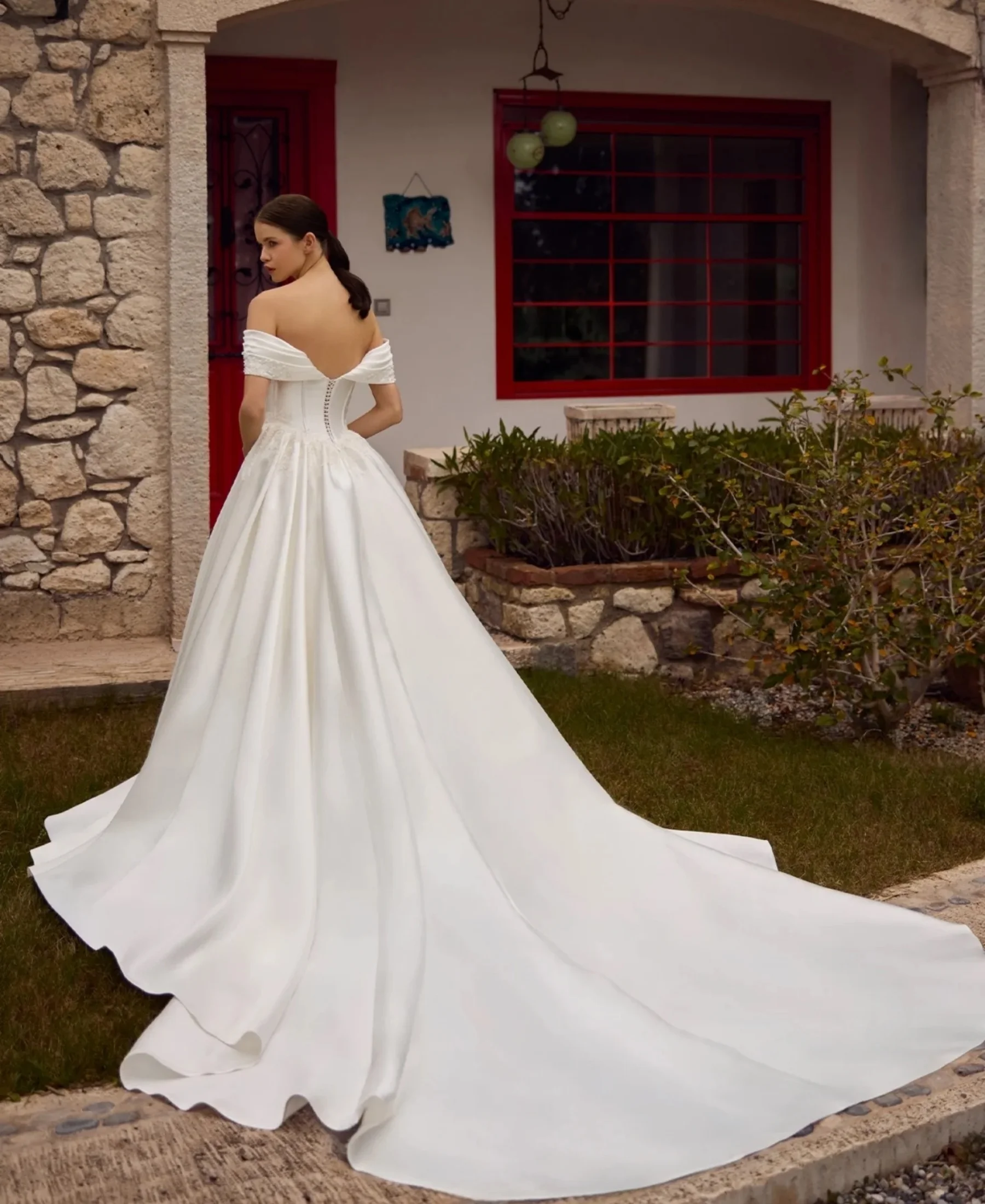 Luxury A Line Wedding Dresses Sexy Off Shoulder Ruffles Bride Gowns Sleeveless Customized Gorgeous Dresses Vestidos De Novia