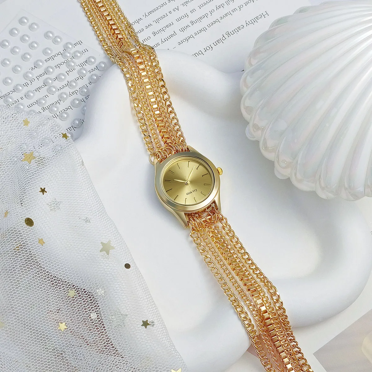 ساعة فاخرة للنساء حزام معدني ساعات السيدات كوارتز ساعات المعصم النساء ساعة أصدقاء الأسرة هدية الكريسماس عيد الحب