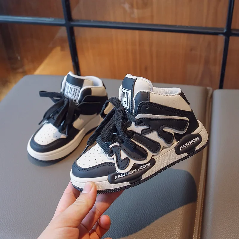 Sneaker anak laki-laki perempuan bertali sepatu Skate anak-anak High Top merah muda 2024 musim gugur anak-anak Pu kulit kasual olahraga basket latihan 27-37