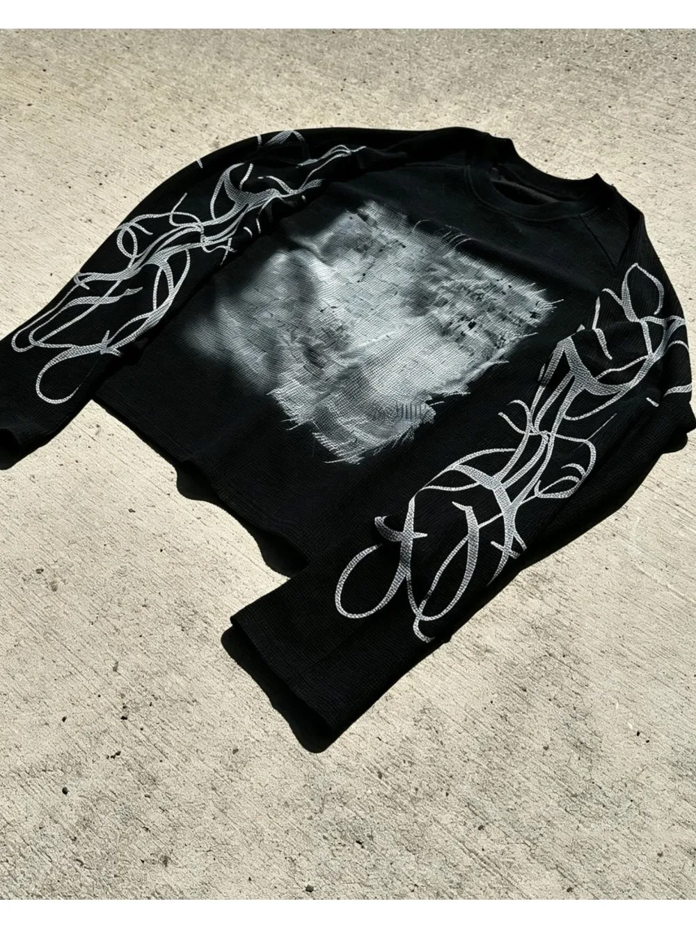 New casual fashion in early autumn, Waffle T-shirt with round neck and long sleeves, minority retro print design, unisex T-shirt