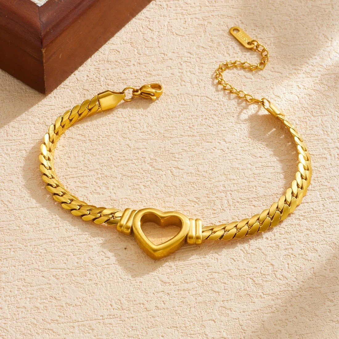 Ins Trend Anti-tarnish 18K Gold Plated Hollow Heart Cuban Bracelet Waterproof Stainless Steel Adjustable Bracelets for Women
