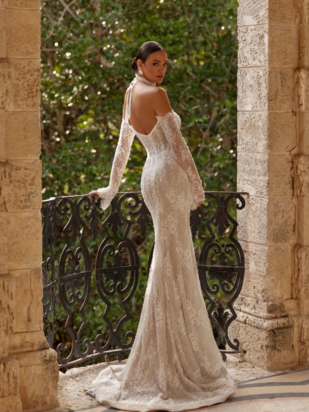 반짝이는 비즈 진주 장식 롱 웨딩드레스 매력적인 레이스 머메이드 신부 드레스 맞춤형 럭셔리 오프숄더 드레스 신부용