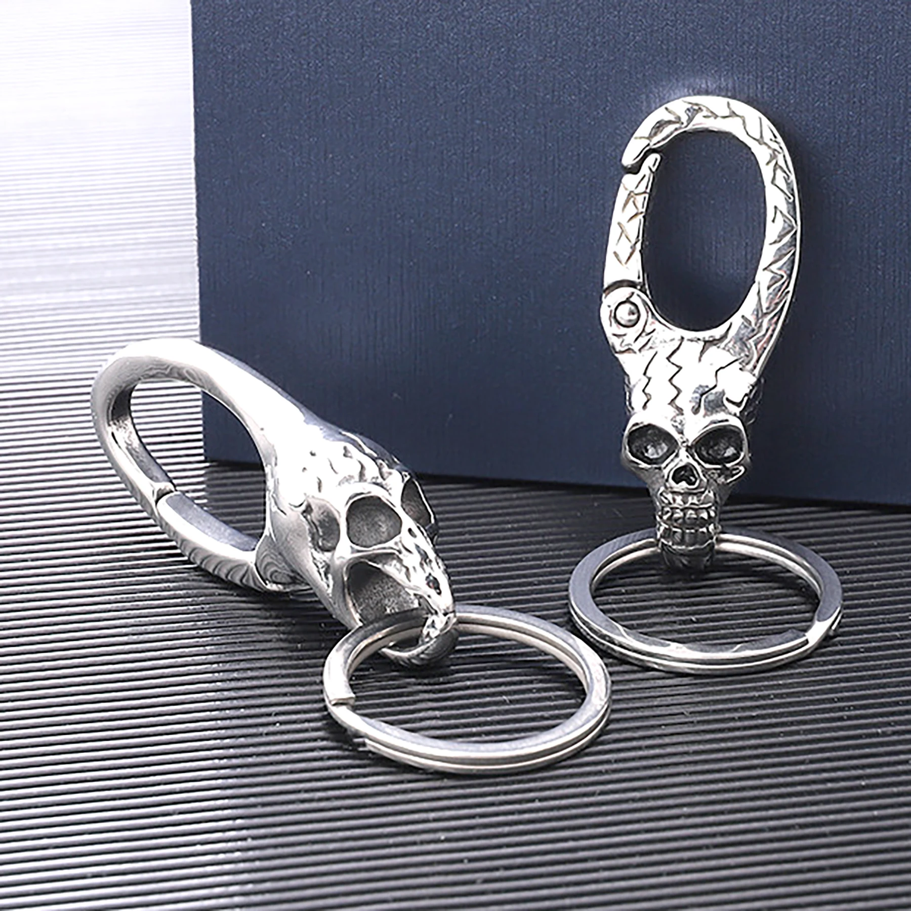 Gothic hippop stainless steel spring snap oval scary pirate skull head hook FOB keychain EDC DIY Halloween gift