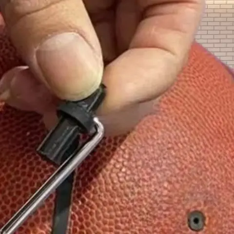 4PCS 농구 노즐 볼 노즐 교체 공기 누출 수리 밸브 코어 풍선 농구 축구 배구 유니버설