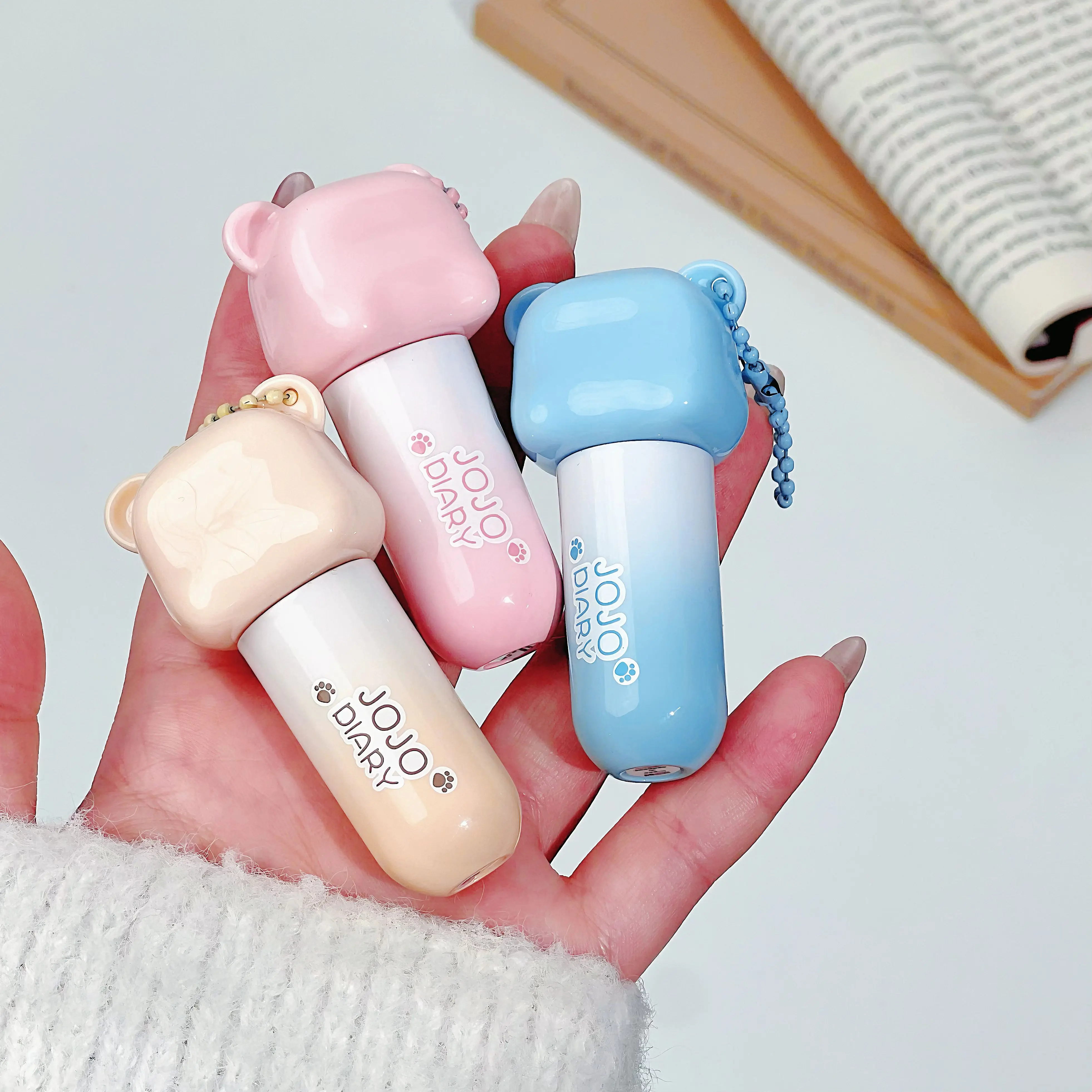JOJO DAIRY Cute Bear Light-sheer Lip Glaze, 6-color Pendant Watery Glossy Lip Gloss Light Hydrating Moisturizing Lip Gloss