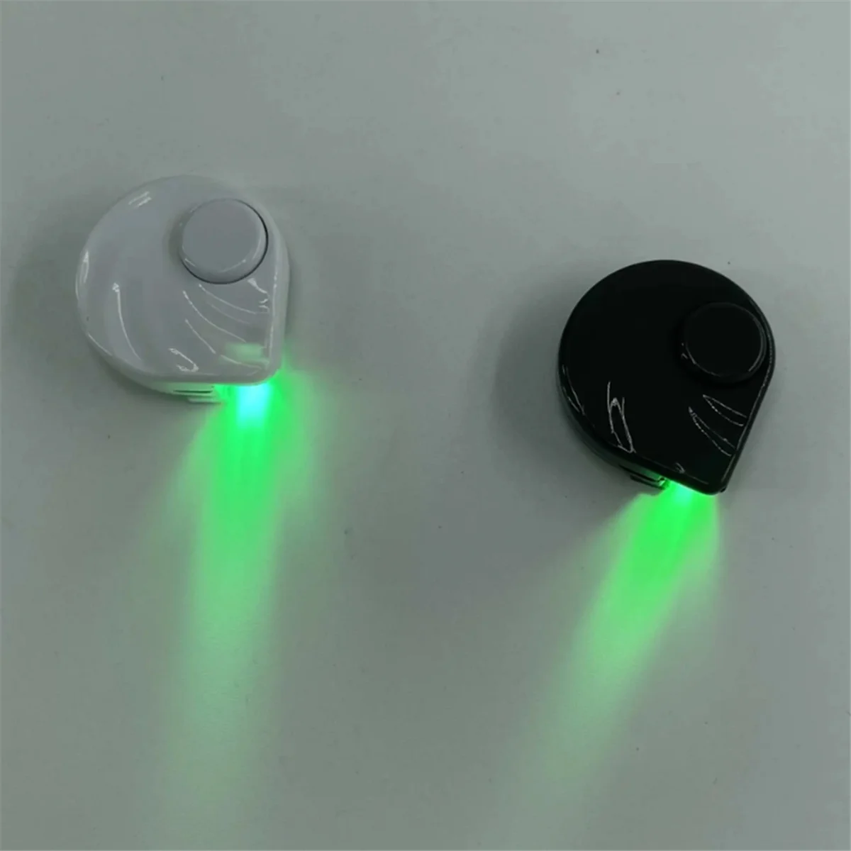 مكنسة كهربائية USB أضواء الليزر المخفية شعر الحيوانات الأليفة القطط الكلب الفراء الغبار عرض LED مصباح أجزاء المكنسة الكهربائية العالمية-أبيض