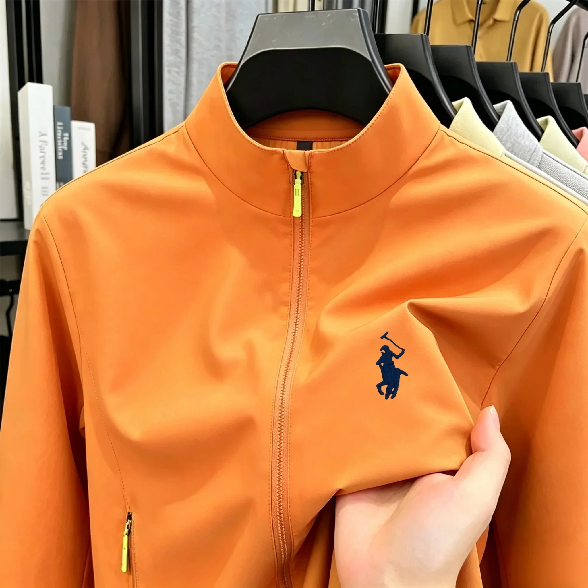 2026 neue High-End-Markenjacke für Damen und Herren mit langen Ärmeln und Reißverschluss, Herbstmode, exquisite Stickerei, wasserdicht, strapazierfähig. – Detail 5