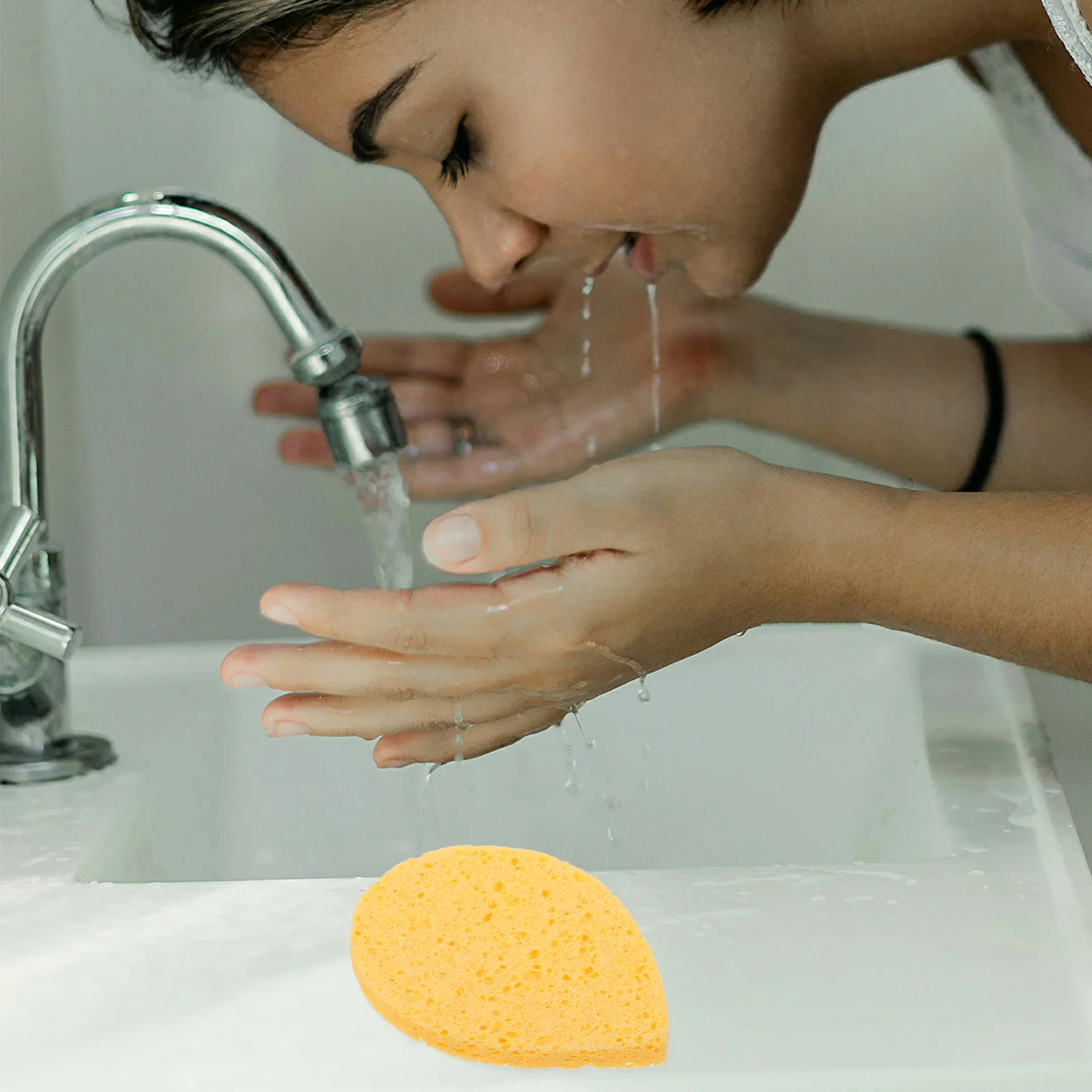 4Pcs Compact Exfoliating Sponge Facial Pads Multi-Use Face Cleaner Travel Accessories Facial Sponges Exfoliating Sponge