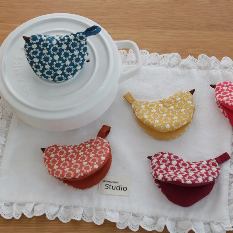 Embroidered Cute Little Bird Heat-Resistant Cap Pot Lid Clay Handle Heat-insulating Cast Iron Pot Ear Heat-resistant Cover