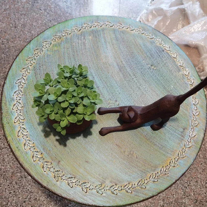 Vintage-Style Round Iron Side Table: Perfect for Garden, Patio, and Home Decor