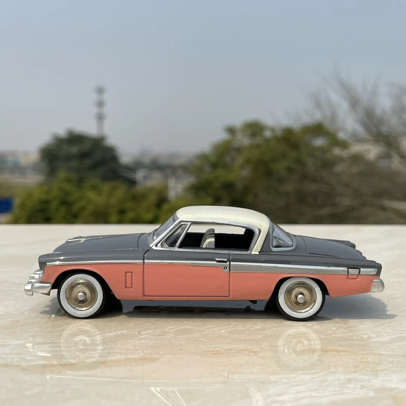 1/43 Alloy High Simulation Classic Old Car Model Diecasts Metal Vehicles Retro Vintage Car Model Collection Childrens Toys Gifts