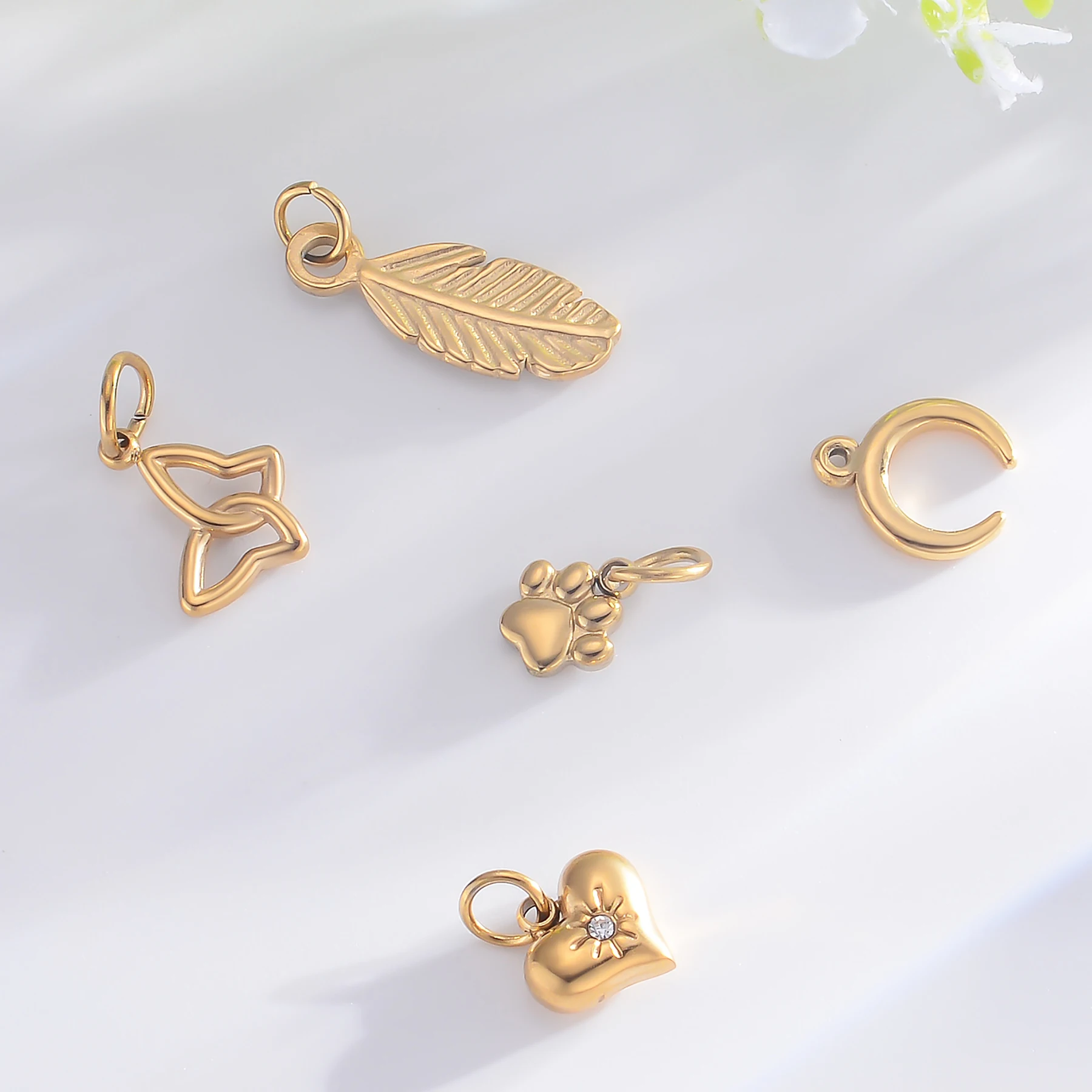 

10Pcs Wholesale Golden Stainless Steel Butterfly/Paw/Leaf/Moon/Heart Pendant DIY Handmade Necklace Bracelet Earrings Charms