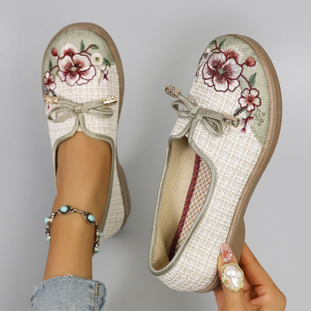 Spring and Autumn New Products, New Chinese style Women\'s Printed Breathable, Simple, Fashionable Lazy Shoes, One Step Flat Shoe