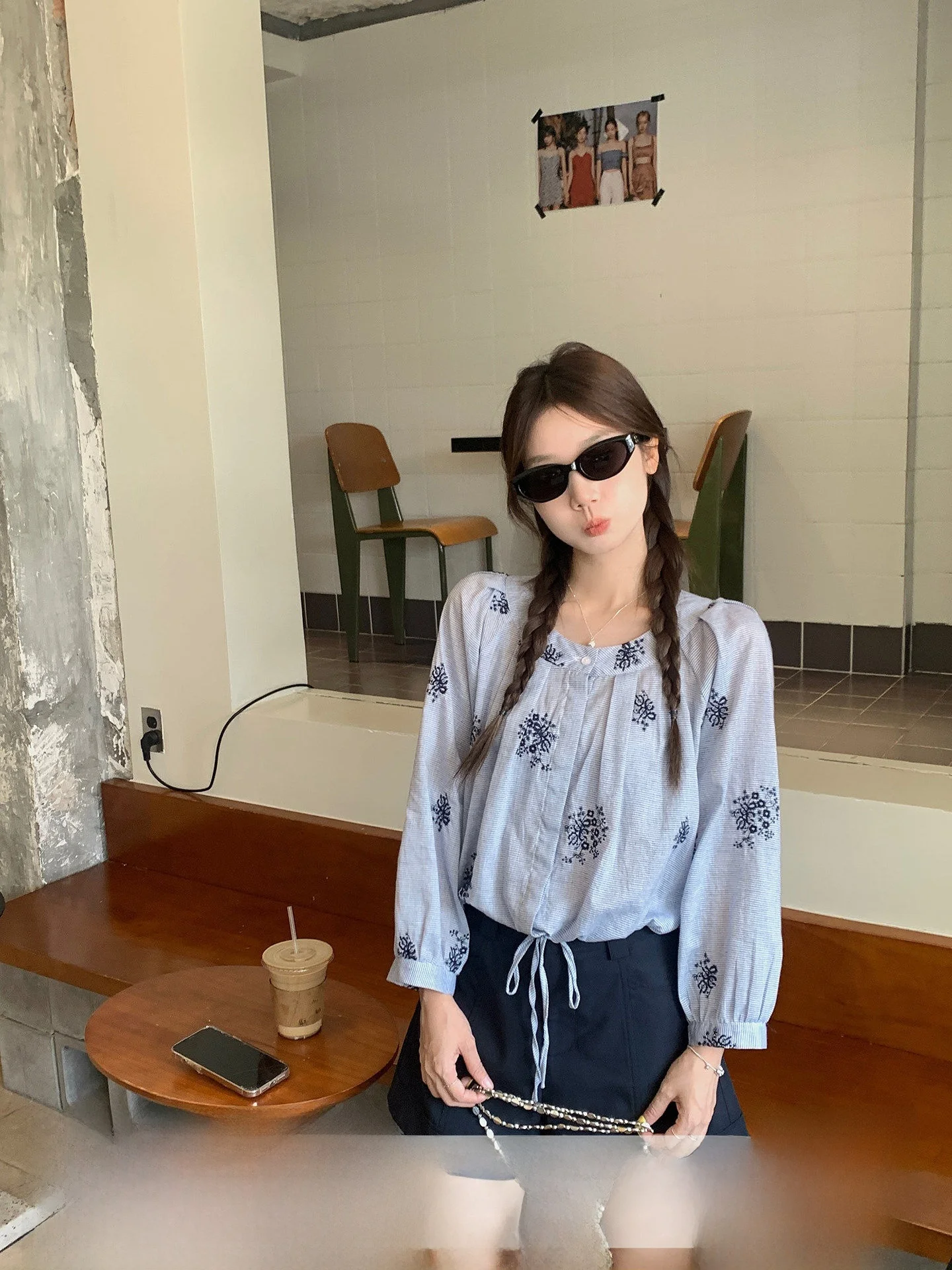 

Женская рубашка U77 с вышивкой и полосками, маленький размер, универсальная, свободного кроя, скрывающая недостатки фигуры, с круглым вырезом, летняя, легкая, повседневная.