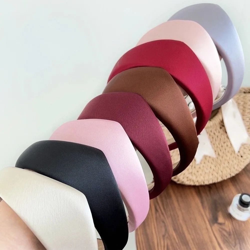 

Простая тканевая женская повязка для волос в стиле ретро, элегантная треугольная повязка на голову с широким краем, однотонный классический противоскользящий обруч для волос, ежедневное использование