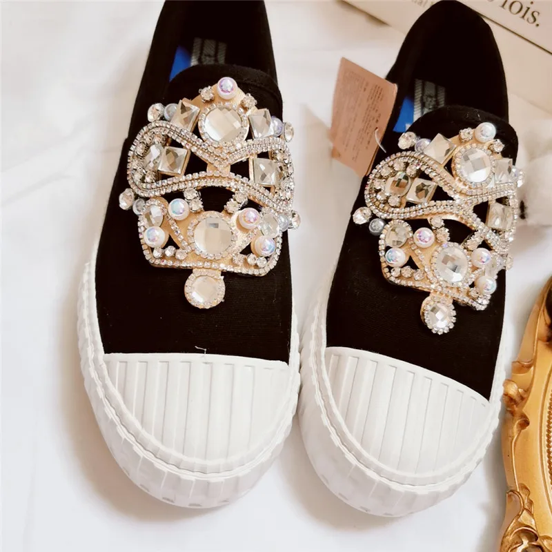 Women Sneakers New Fashion Flat Canvas Shoes Rhinestones Crystals Decortaions Luxury Walking Simple Lazy People Wheel Flats