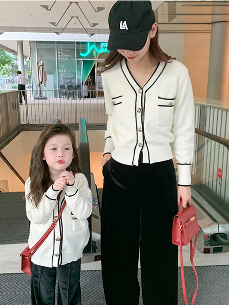 

Parent-child Wear Mother-daughter Wear Korean Version Girls' New Autumn and Winter Xiaoxiang Wind Sweater Coat Tide