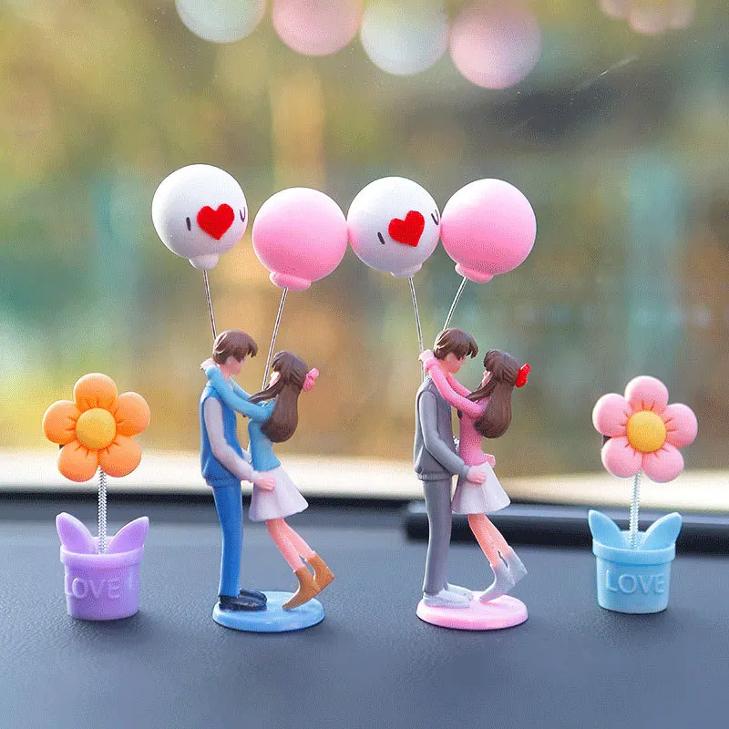 Car Interior Couples Cute Miniature Ornament Accessories Hugging Lover Dashboard Center Console Decoration Creative Figurine