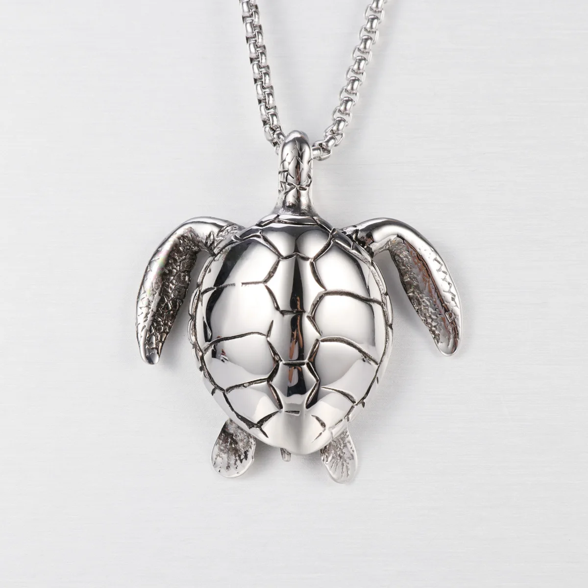 

Titanium Steel Necklace Durable Pendant Necklace Creative Sea Turtle Pendant Turtle Pattern Gift Jewelry For Women Men