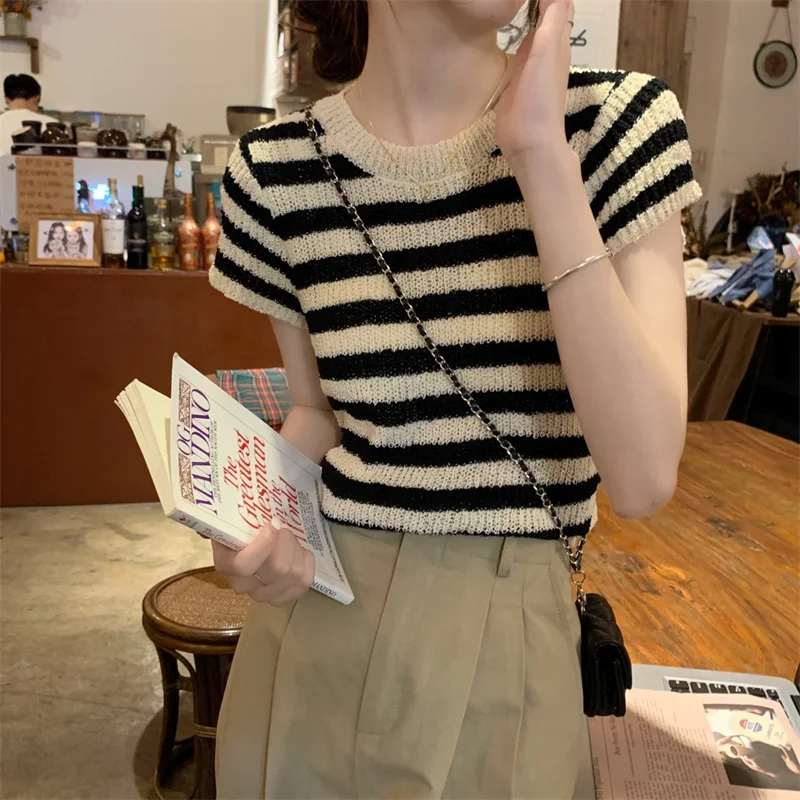 Women\'s Striped T-shirt Korean Fashion Temperament Thin Knit Pullovers 2023 New Summer Round Neck Loose Short Sleeve Women Tops