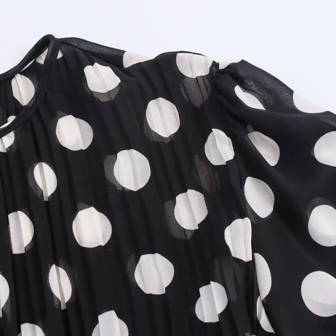 ファッショナブルなレトロ風ウエストシェイピングロングドレス 春の新作 レディース エレガントスカート Hライン ポリエステル繊維 シティ通勤