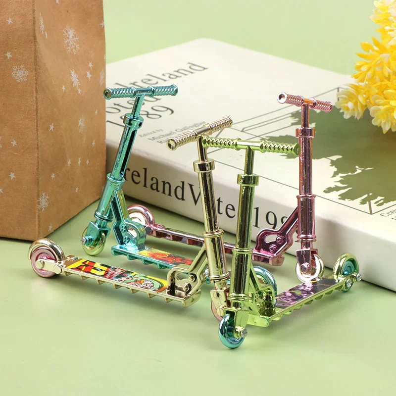 

Mini Scooter Child Educational Toy Finger Scooter Bike Skateboard Fingerboard - For Doll Accessories