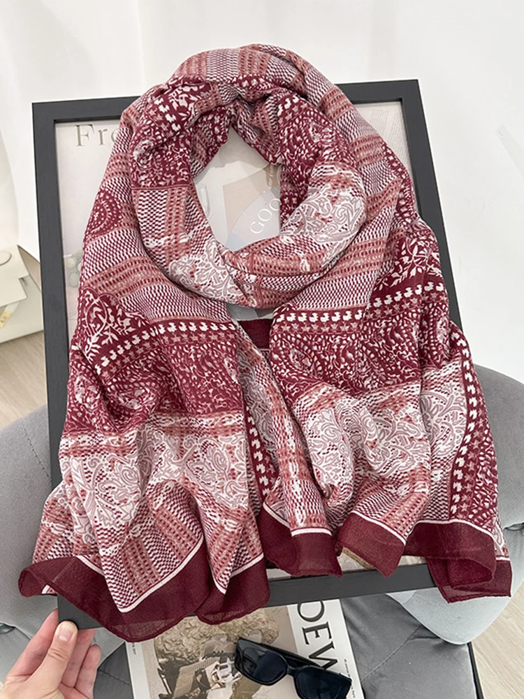 

Элегантный женский пляжный шелковый шарф в стиле ретро, полосатая шаль с принтом, женские солнцезащитные банданы, шарф-хиджаб, парео, платок, повседневный платок в стиле бохо