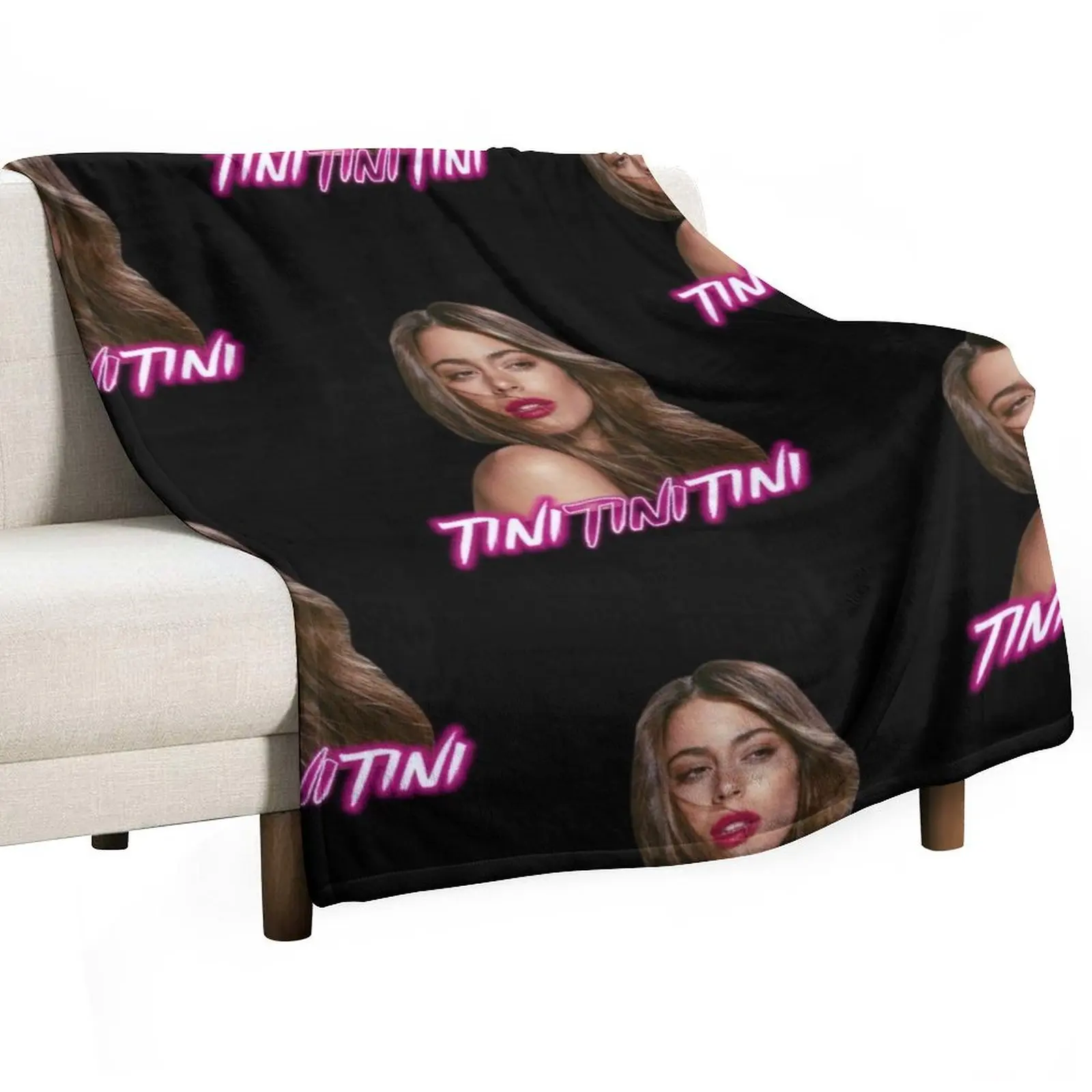 

Tini Tini Tini Throw Blanket Flannel Furrys Bed Fashionable Comforter Blankets