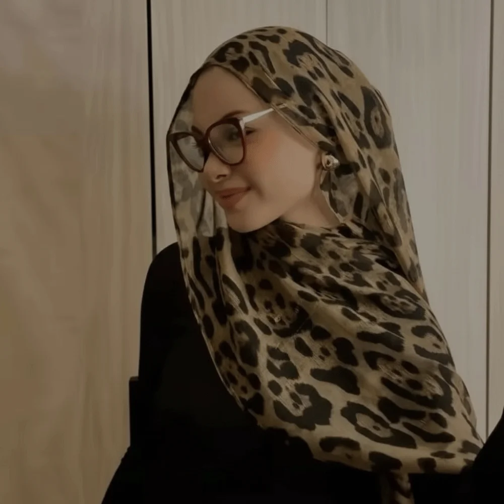 New Soft Leopard Print Scarf Big Size Trendy Voile Stoles Wrap Thin Fabric Elegant Shawls Women Fashion