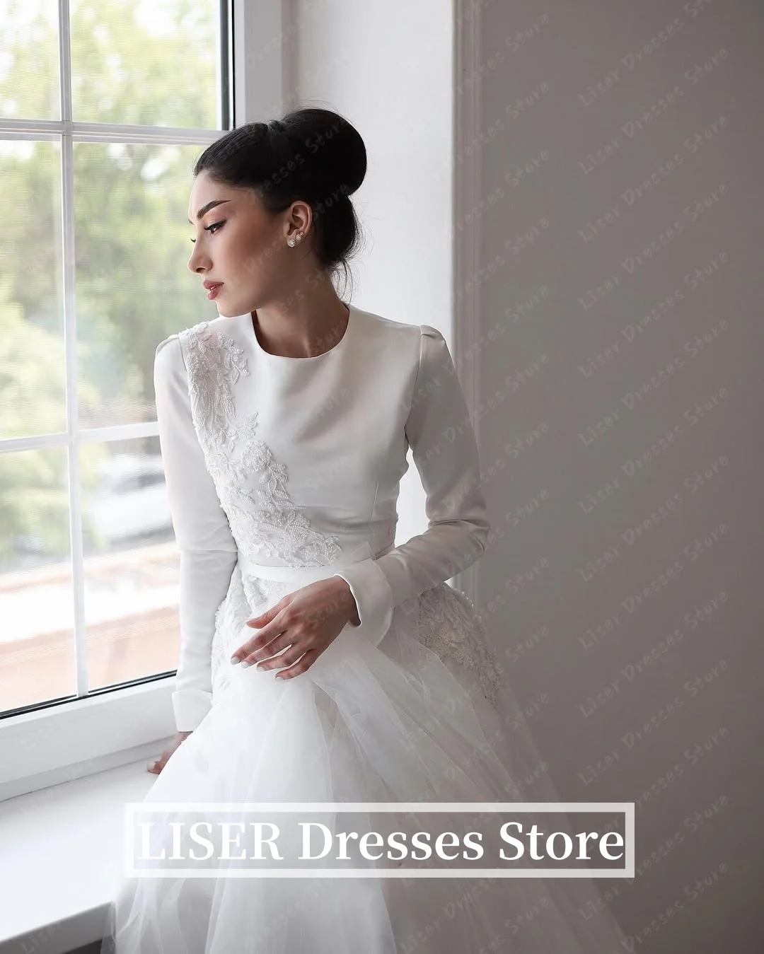 Liser Customized Floral Appliques Wedding Dresses O-Neck Long Sleeves A Line Bridal Gown Elegant Wedding Gown 2026 New