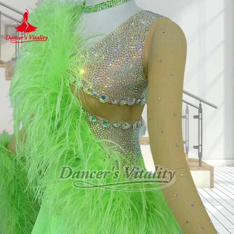 النساء الفلورسنت الأخضر ريشة قاعة الرقص العروض والمسابقات فستان محكم من عند الصدر ويتدلى بشكل واسع حيوية الرقص الفالس فوكستروت الزي