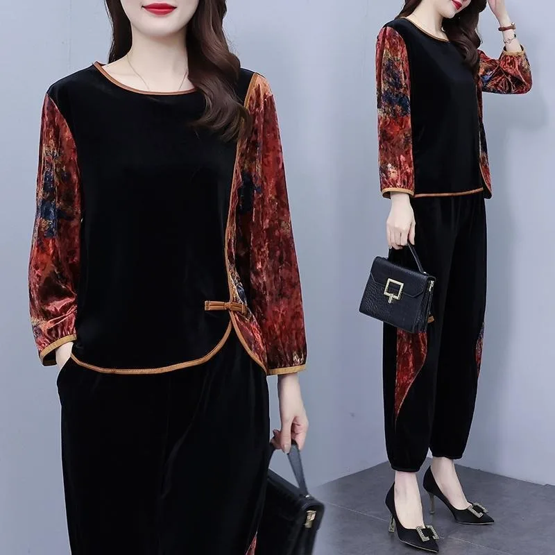 Mom Autumn Suit 2026 New Grandma Spring Autumn Middle-aged and Elderly Women's Fashion Foreign Style Golden Velvet Two-piece Set