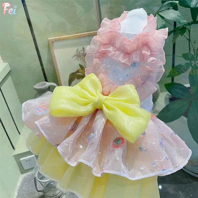 

Handmade Custom Rainbow Detachable Tiered Pet Dog Dress High-End Gown for Bichon Teddy Poodle Wedding And Photography Pet Outfit