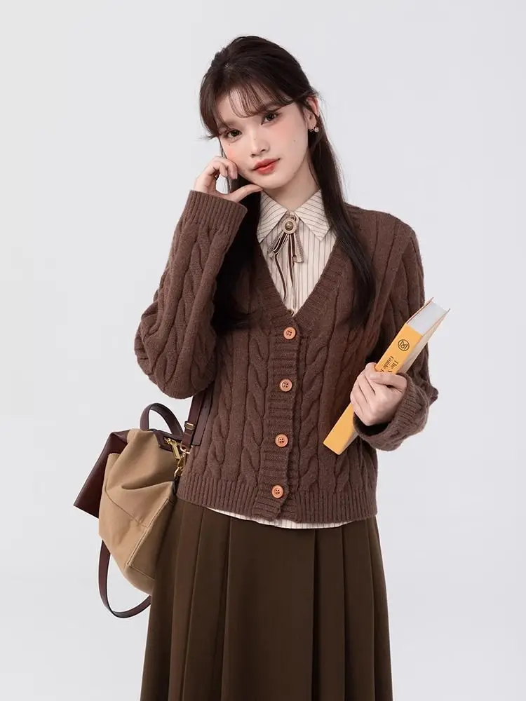 College Style Retro Cardigan Polo Collar Fake Two-piece Sweater for Women Autumn and Winter Layered Temperament Warm Knitted Top