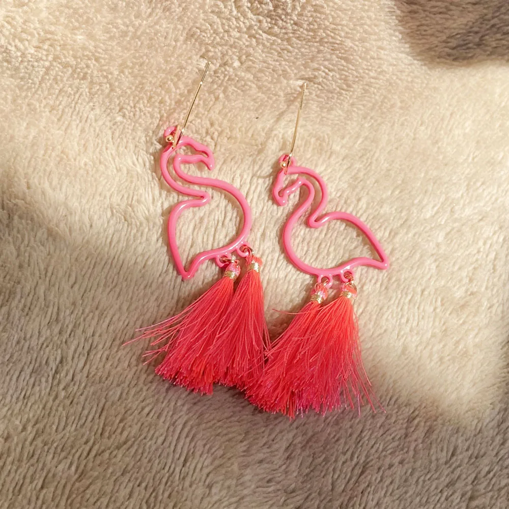 VG 6 YM 2022 New Pink Flamingo Hollow Earrings Handmade Fringed Exaggerated Personality Creative Long Women\'s Tassel Eardrop