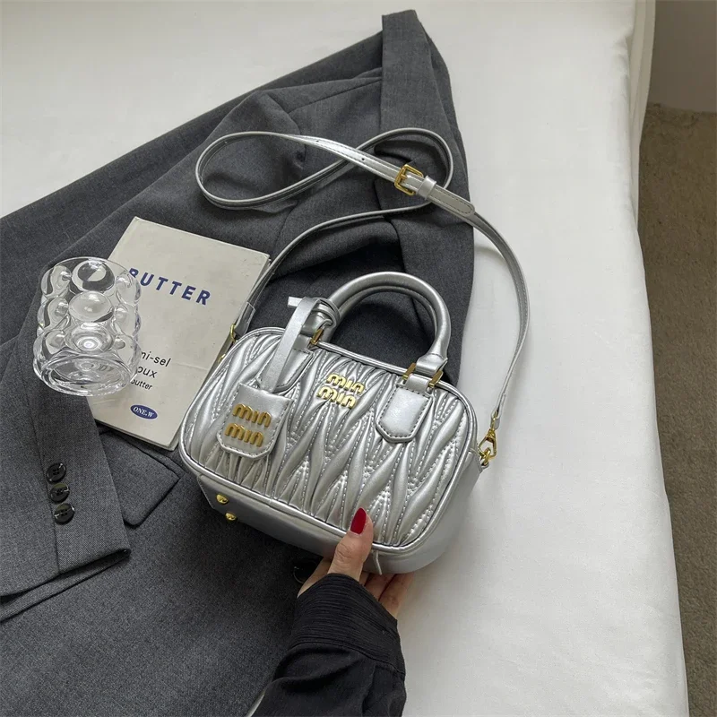 

Практичная и прочная женская сумка из кожи — популярная сумка-тоут, классический элегантный стиль на плечо